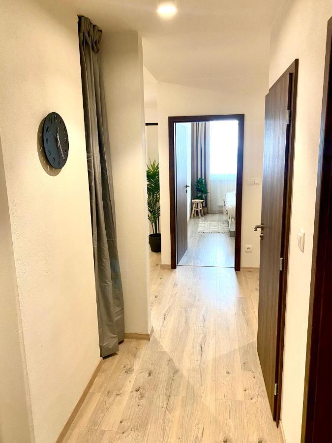 The Elite Suite Downtown A/C & Garage Parking Μπρατισλάβα Εξωτερικό φωτογραφία