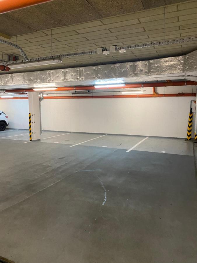 The Elite Suite Downtown A/C & Garage Parking Μπρατισλάβα Εξωτερικό φωτογραφία